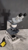 AMERICAN OPTICAL 1130A LAB MICROSCOPE WITH 2 OBJECTIVES (10X, 45X)