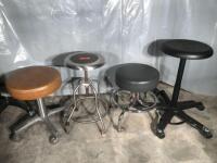 LOT OF 2 STOOLS