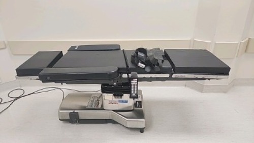 STERIS 3085 SP OR TABLE WITH HAND CONTROL LOCATED AT 3325 MOUNT PROSPECT RD, FRANKLIN PARK, IL 60131 LOCATED AT 3325 MOUNT PROSPECT RD, FRANKLIN PARK, IL 60131