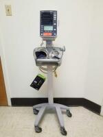 MINDRAY DATASCOPE ACCUTORR V VITAL SIGNS MONITOR ON CART