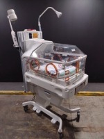 GE GIRAFFE OMNIBED INFANT INCUBATOR