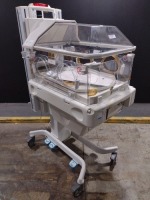 GE GIRAFFE OMNIBED INFANT INCUBATOR