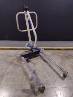 INVACARE RELIANT 450 PATIENT LIFT