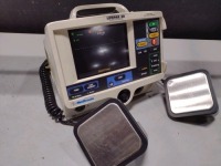 MEDTRONIC/PHYSIO-CONTROL LIFEPAK 20 DEFIB WITH PACING, 3 LEAD ECG, ANALYZE, PADDLES