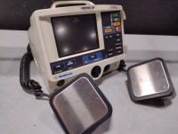 MEDTRONIC/PHYSIO-CONTROL LIFEPAK 20 DEFIB WITH PACING, 3 LEAD ECG, ANALYZE, PADDLES