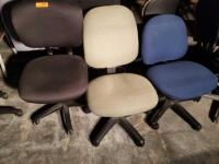 LOT OF 5 TASK CHAIRS