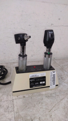 WELCH ALLYN 71110 CHARGER WITH (2) HEADS