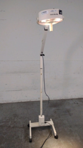WELCH ALLYN LS200 PROCEDURE LIGHT ON ROLLING STAND