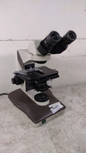 NIKON LABOPHOT-2 LAB MICROSCOPE WITH 2 EYEPIECES (CFWN 10X/20)