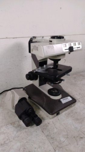 NIKON LABOPHOT-2 LAB MICROSCOPE WITH 2 EYEPIECES (CFWN 10X/20) AND 1 OBJECTIVE