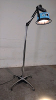 AMSCO EXAMINER 10 OR LIGHT ON ROLLING STAND