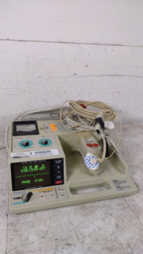 ZOLL PD 2000 DEFIB WITH PACER, ECG CABLE, BATTERY