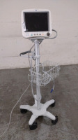 GE DASH 4000 PATIENT MONITOR ON ROLLING STAND