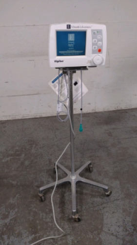 EDWARD LIFESCIENCES VIGILEO PATIENT MONITOR ON ROLLING STAND
