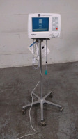 EDWARD LIFESCIENCES VIGILEO PATIENT MONITOR ON ROLLING STAND