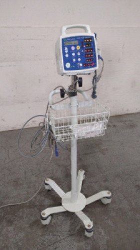 CRITICARE SYSTEMS 506N3 PATIENT MONITOR ON ROLLING STAND