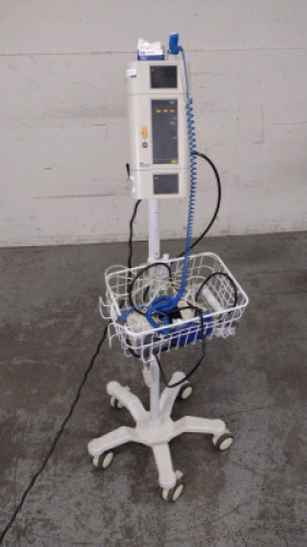 SUNTECH 247 PATIENT MONITOR ON ROLLING STAND