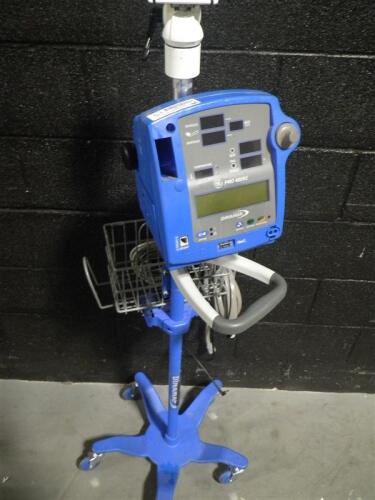 GE DINAMAP PRO 400V2 PATIENT MONITOR ON ROLLING STAND