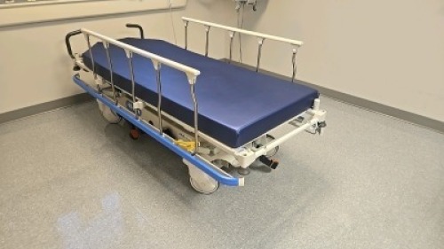HILL-ROM P8000 STRETCHER