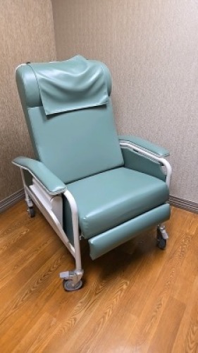 WINCO 654 PATIENT RECLINER (GREEN)