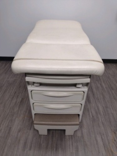 RITTER BY MIDMARK 204 EXAM TABLE (WHITE TOP)