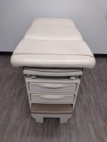 RITTER BY MIDMARK 204 EXAM TABLE (WHITE TOP)