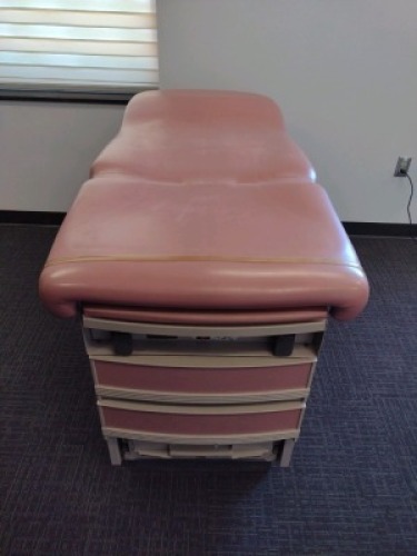 MIDMARK 304 EXAM TABLE
