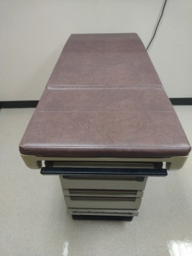 MIDMARK 404 EXAM TABLE (MARBLE TOP)