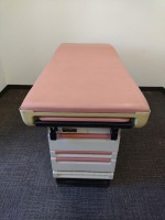 MIDMARK 404 EXAM TABLE (PINK TOP)