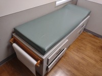 FIXED POSITION EXAM TABLE (GREEN TOP)