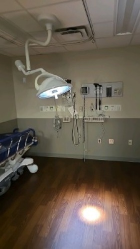 RITTER BY MIDMARK 255 MODEL NO: 255-003 SINGLE CEILING MOUNT, SINGLE HEAD EXAM LIGHT