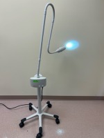 RITTER 253 FLEXIBLE ARM LED EXAM LIGHT ON MOBILE FLOOR STAND