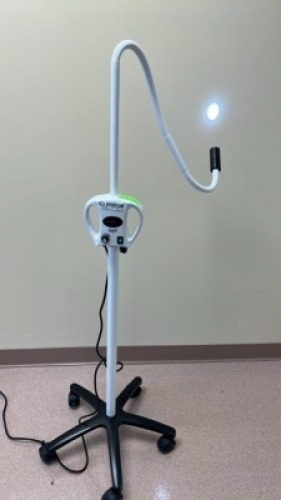 GYNEX MEL-50 FLEXIBLE ARM EXAM LIGHT ON MOBILE FLOOR STAND *****