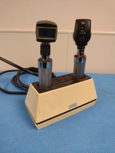 WELCH ALLYN 71110&nbsp;CHARGER WITH 11720 OPHTHALMOSCOPE, OTOPSCOPE
