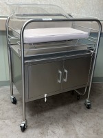 STAINLESS STEEL DOUBLE DOOR BASSINET