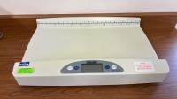 HEALTH O METER 553KL INFANT PATIENT WEIGHING SCALE WITH DIGITAL WEIGHT INDICATOR
