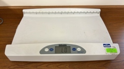HEALTH O METER 553KL INFANT PATIENT WEIGHING SCALE WITH DIGITAL WEIGHT INDICATOR