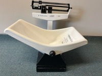 HEALTH O METER 1524KLS INFANT PATIENT WEIGHING SCALE