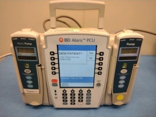 CAREFUSION BD ALARIS 8015 CPU UNIT WITH QTY (2) CARDINAL HEALTH ALARIS 8100 SERIES INFUSION PUMP