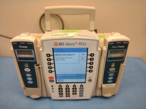 CAREFUSION BD ALARIS 8015 CPU UNIT WITH QTY (2) CARDINAL HEALTH ALARIS 8100 SERIES INFUSION PUMP