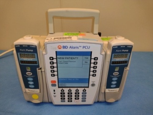 CAREFUSION BD ALARIS 8015 CPU UNIT WITH QTY (2) CARDINAL HEALTH ALARIS 8100 SERIES INFUSION PUMP