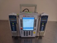 CAREFUSION BD ALARIS 8015 CPU UNIT WITH QTY (2) CARDINAL HEALTH ALARIS 8100 SERIES INFUSION PUMP
