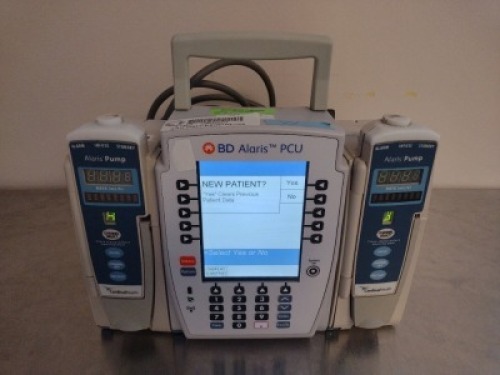 CAREFUSION BD ALARIS 8015 CPU UNIT WITH QTY (2) CARDINAL HEALTH ALARIS 8100 SERIES INFUSION PUMP