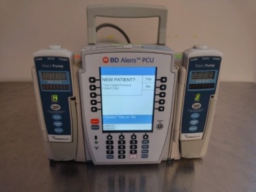 CAREFUSION BD ALARIS 8015 CPU UNIT WITH QTY (2) CARDINAL HEALTH ALARIS 8100 SERIES INFUSION PUMP
