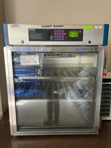 BLICKMAN P/N 14B7922243 SINGLE COMPARTMENT GLASS DOOR COUNTERTOP WARMING CABINET