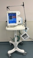 PHILIPS RESPIRONICS V60 VENTILATOR WITH DIGITAL AUTO-TRAK SENSITIVITY ON CART