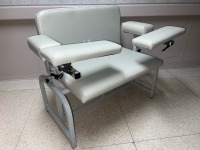 DOUBLE SWING-ARM PHLEBOTOMY CHAIR (GRAY)