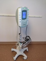 STRYKER SMARTPUMP REF 5920-011-000 DUAL CHANNEL TOURNIQUET SYSTEM ON REF 5920-013-000 SMARTPUMP ROLLING STAND