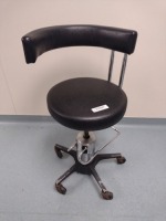 RELIANCE 556L FOOT OPERATED ASSITANT STOOL