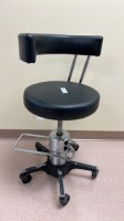 FOOT OPERATED ASSITANT STOOL
